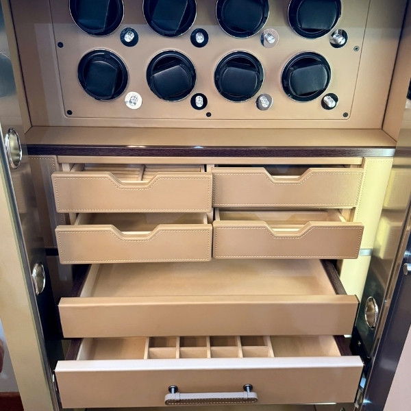 Két sắt Philips Valis Max màu vàng